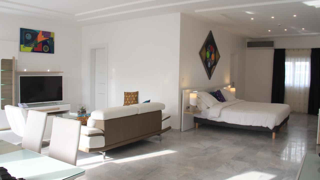 Hôtel Ahoefa King Salomon Garden Lomé Extérieur photo